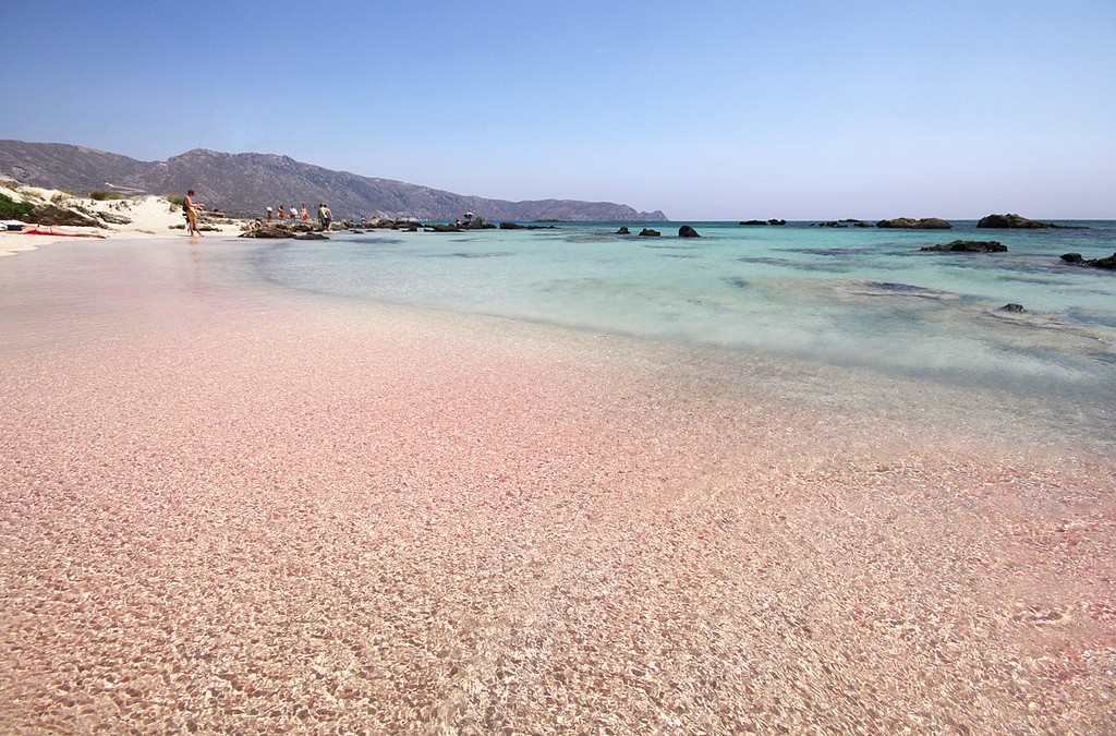 Can you imagine a pink beach? You got it very close