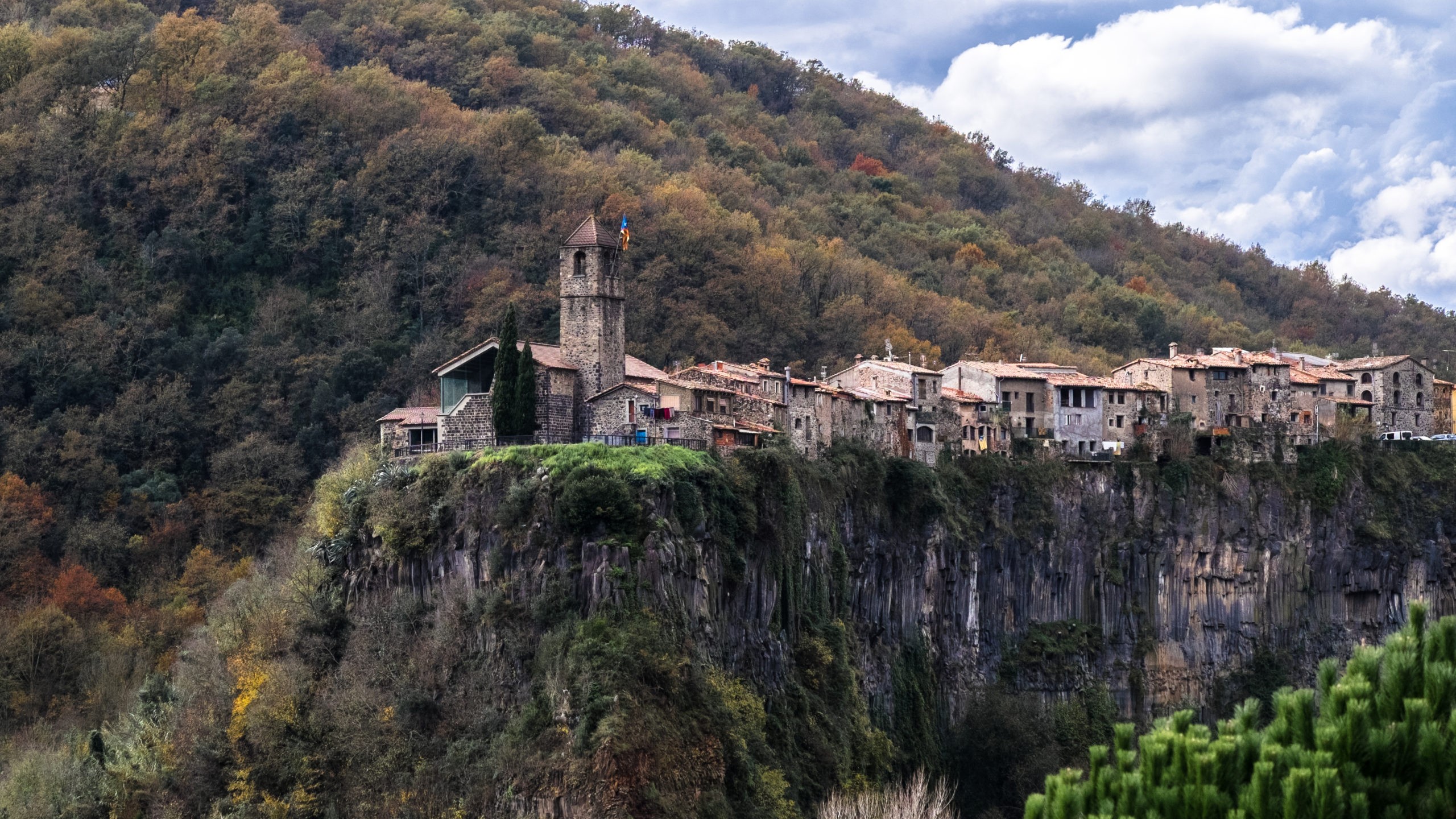 10 pueblos medievales en España para visitar este puente del Pilar
