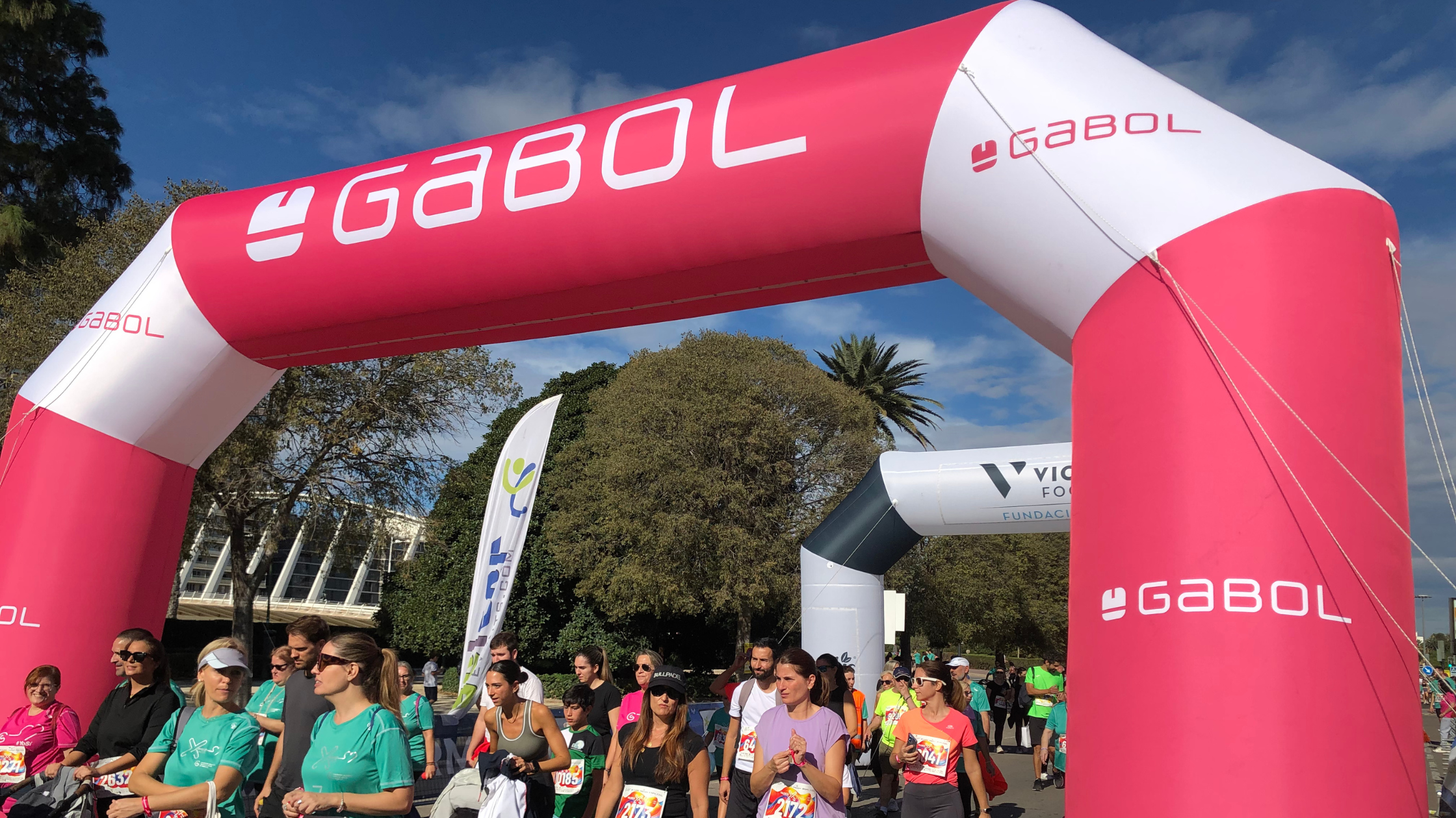 Carrera Contra el Cáncer: Gabol y su compromiso solidario en Valencia